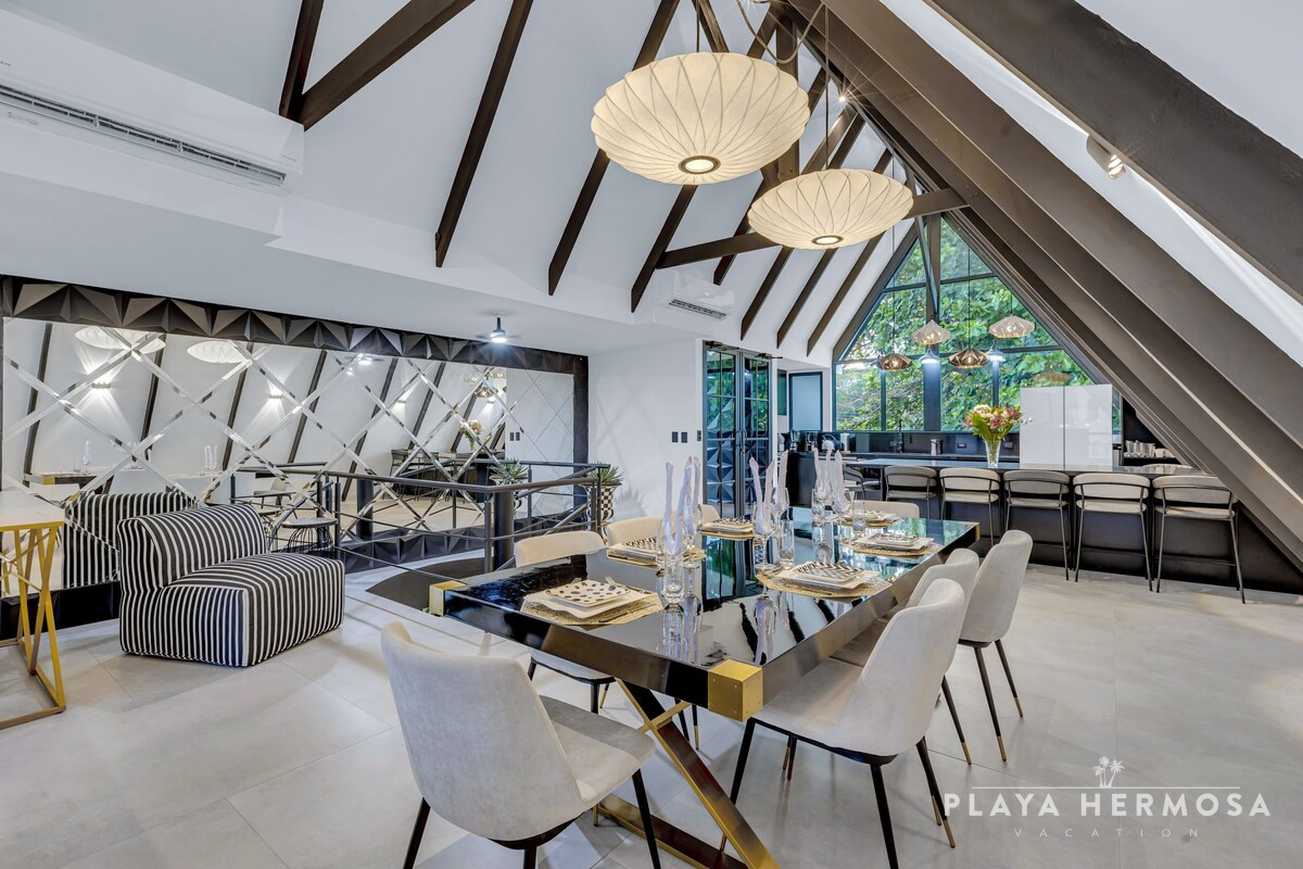 Black & White Villa Luxury Rental